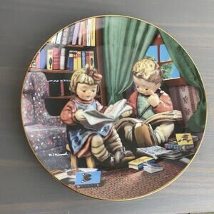 Vtg M J Hummel Budding Scholars Collector Plate Little Companions Collection 8"
